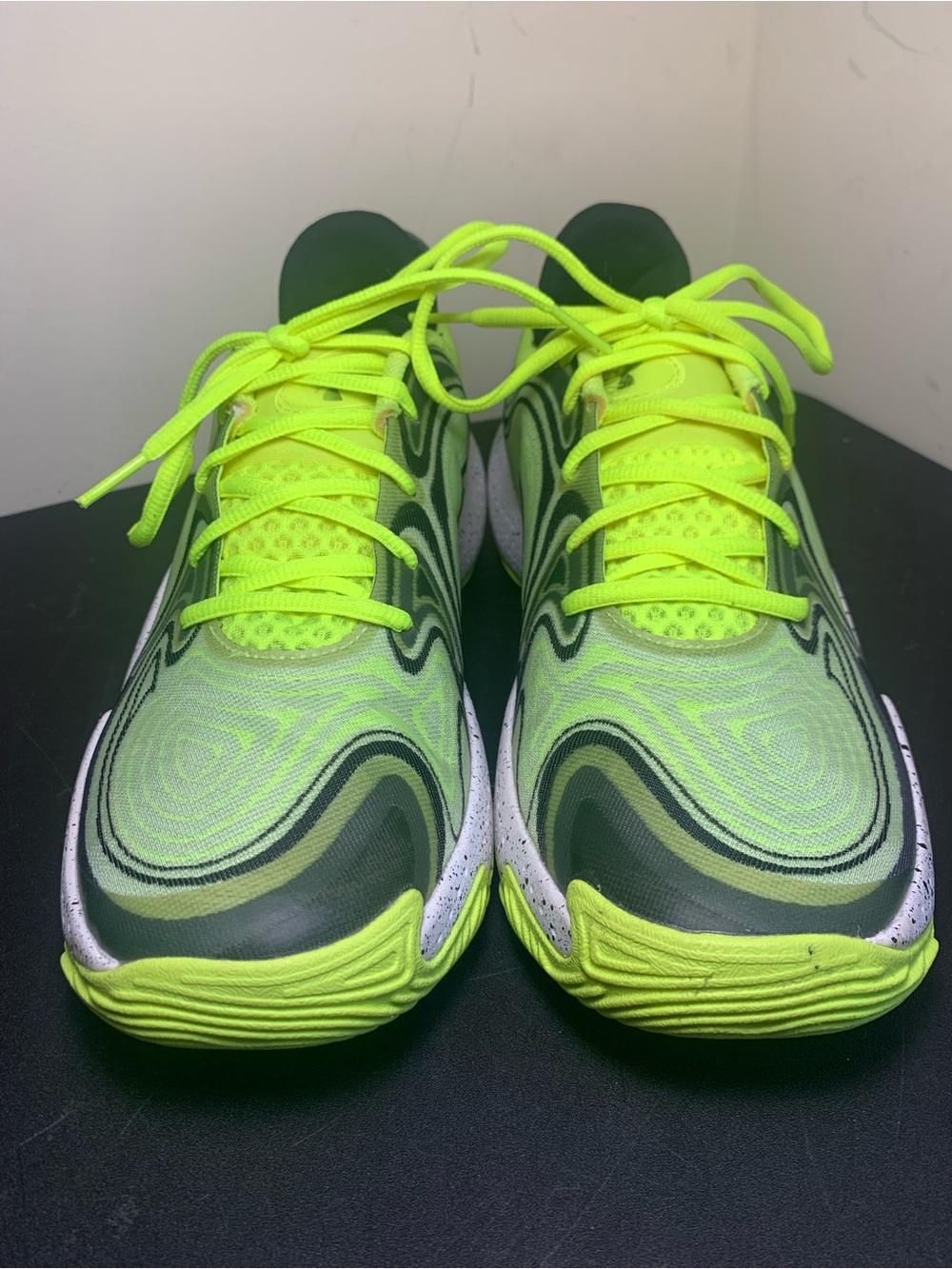 Men’s Under Armour UA Spawn 6 Basketball Sneakers (Size 7.5 US) Excellent!!